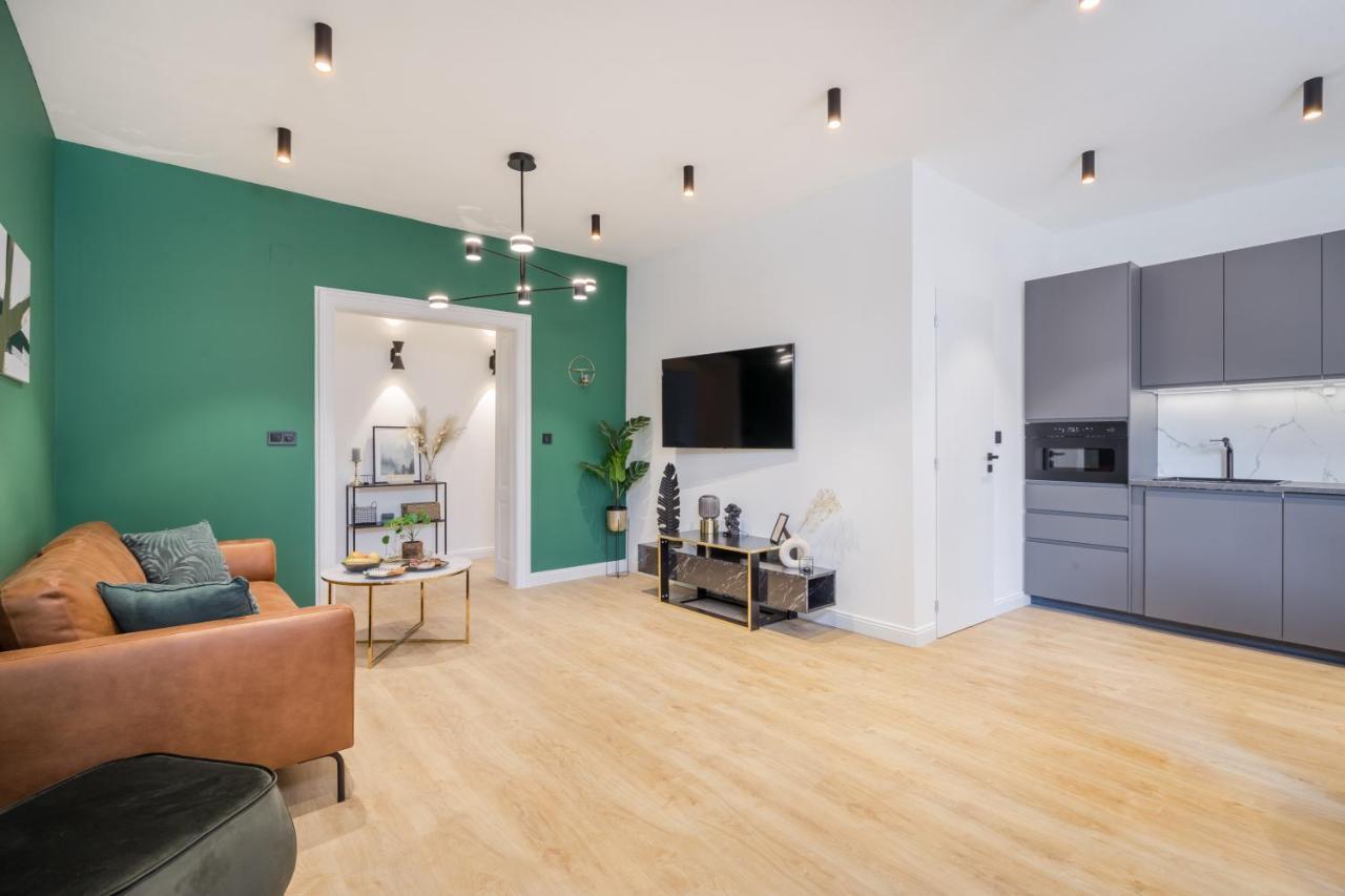 Tilia Luxury Apartment - 3 Bedrooms With Ac Budapest Exterior photo