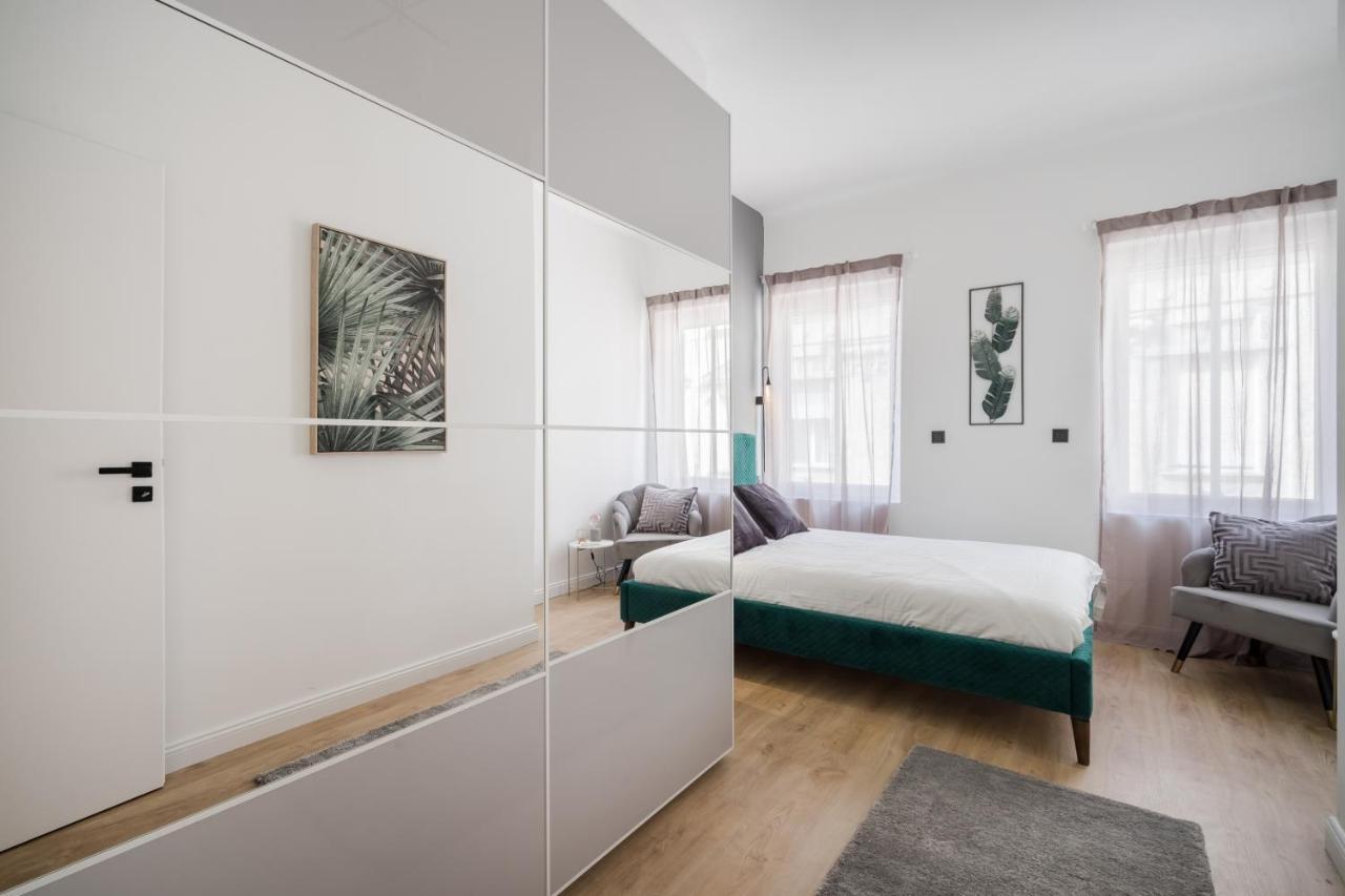 Tilia Luxury Apartment - 3 Bedrooms With Ac Budapest Exterior photo